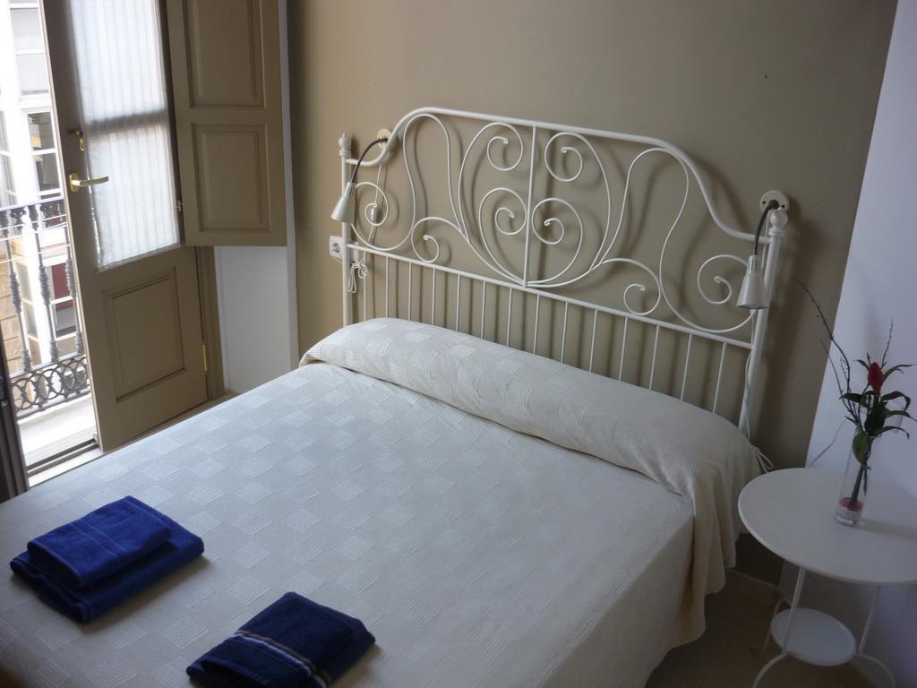 Malama Apartamentos Turisticos Málaga Szoba fotó